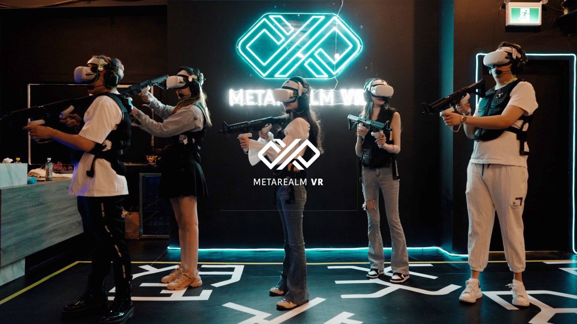 VR Gaming Customers at Megarealm VR